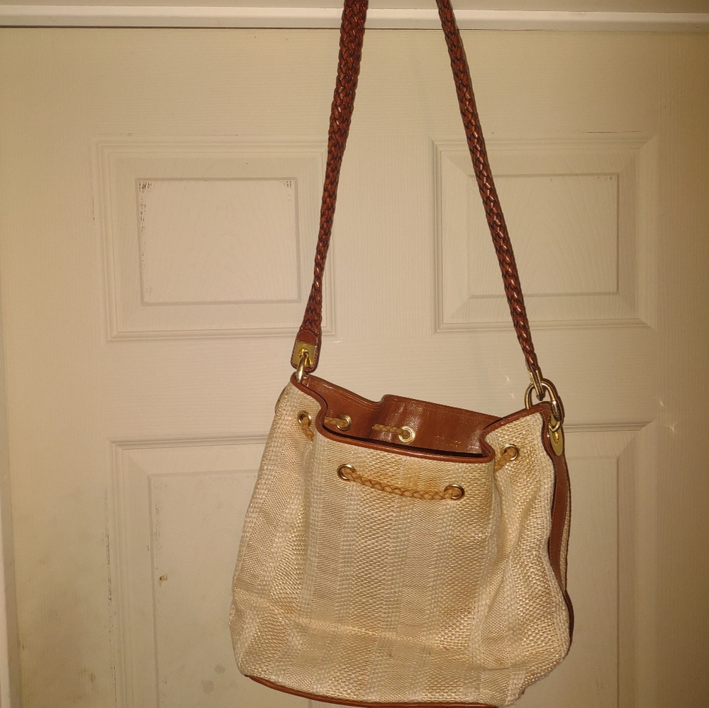 Woman's‎ Dillards Vintage Raffia & Leather Trim Bucket Style Shoulder bag - Picture 2 of 5
